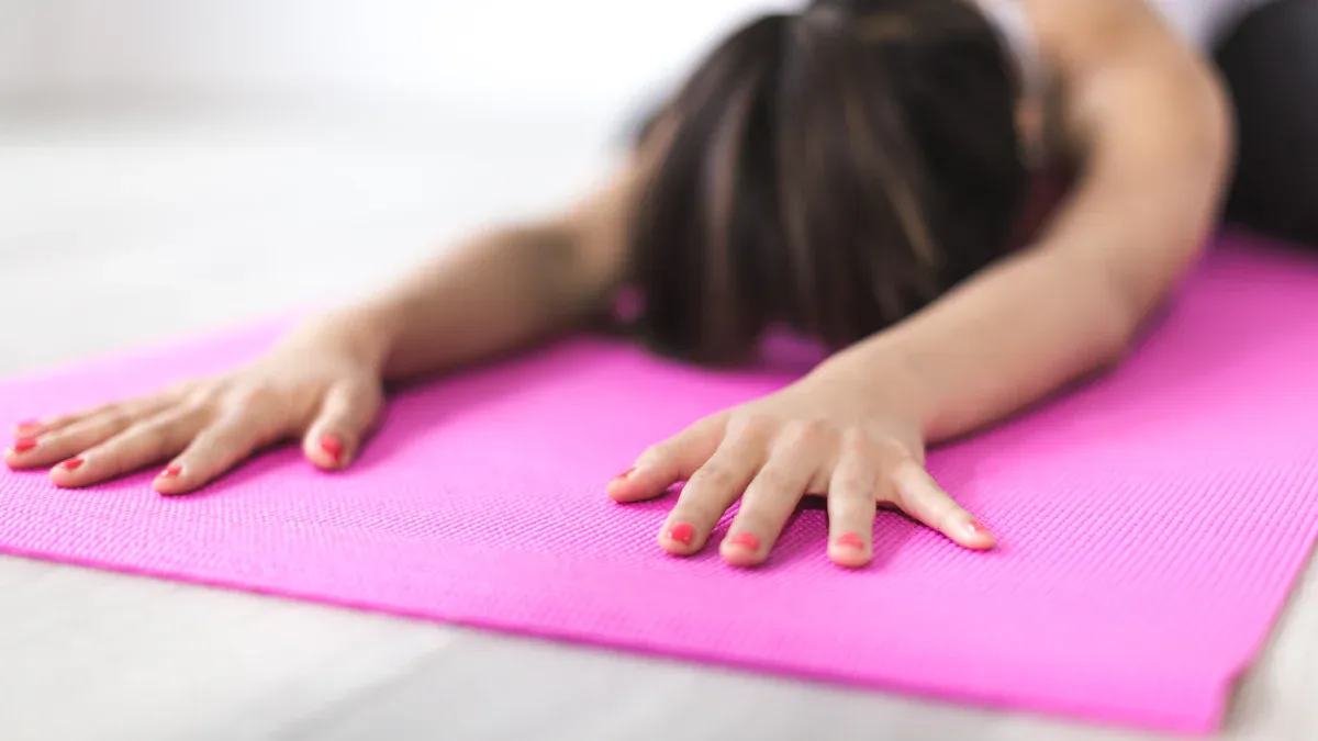 Esterillas de yoga impresas con láser: soluciones de marca personalizadas para cadenas de fitness