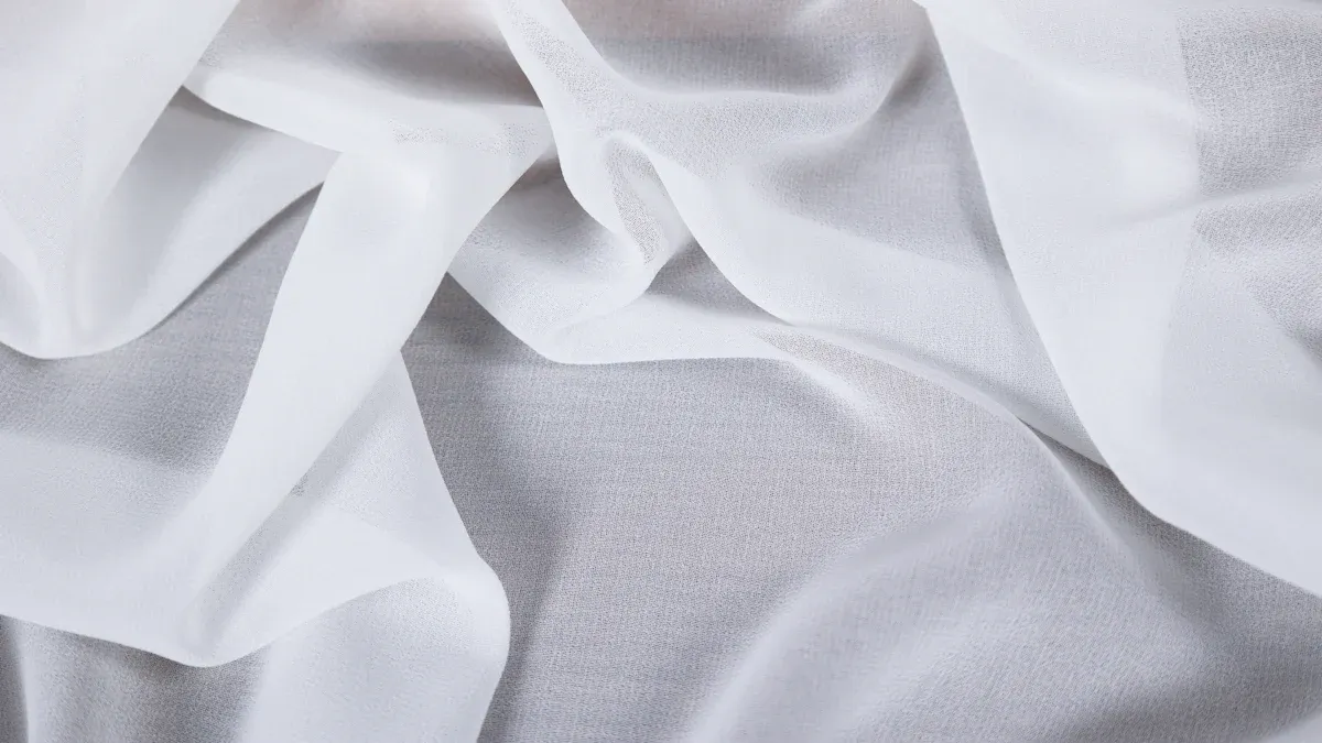 Sorg- en naaldwerkwenke vir Rayon Challis-stof