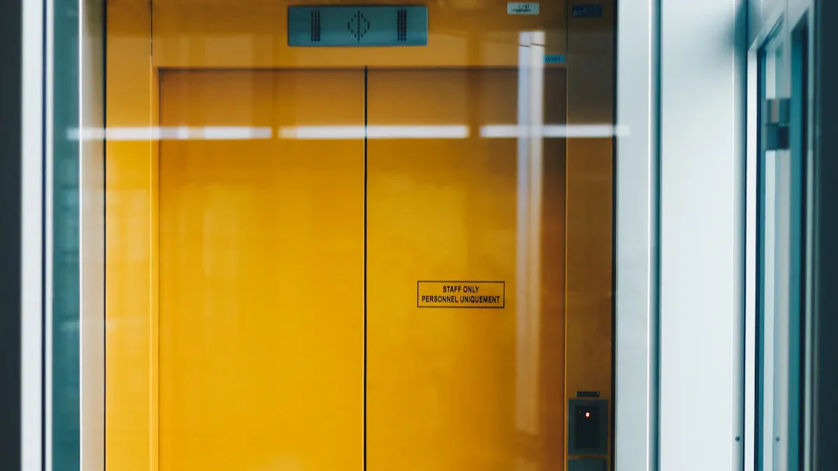 Wie können Sie eine sichere Installation automatischer Schiebetüröffner gewährleisten?