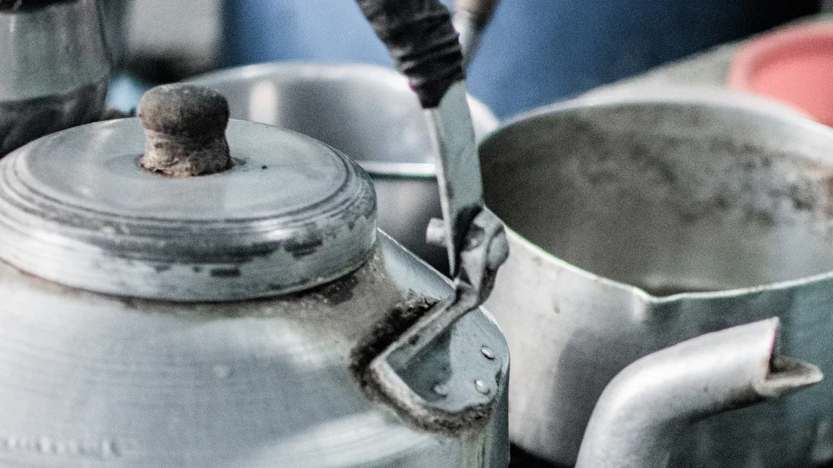 Disadvantages of Aluminum Cookware