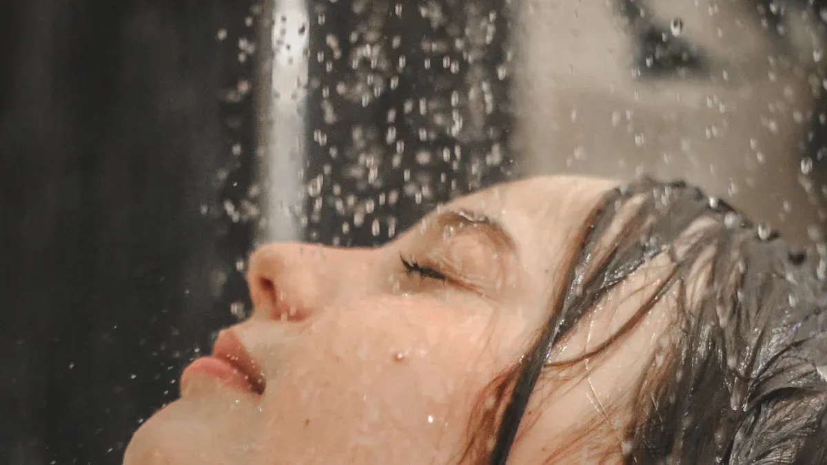 Beyond Soft Water: Mfaso a Ɛkɔ Akyiri a Ɛwɔ Ionic Handheld Shower Head so