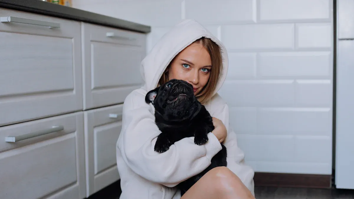 Fleece vs. French Terry Hoodies: Which Fabric is Better for Winter?