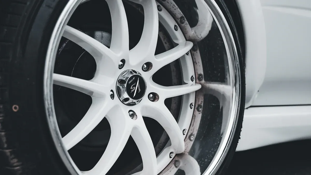 Aluminum Lug Bolts: The Lightweight Challenger