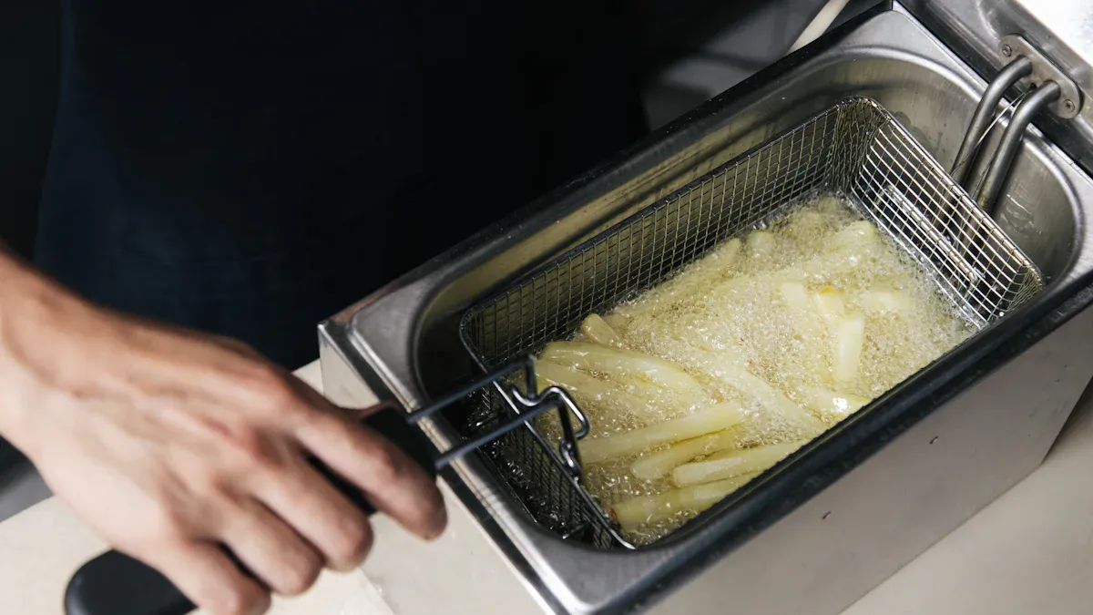 Convenience of the Portable Professional Deep Pressure 4.5 L Air Powered Fryer