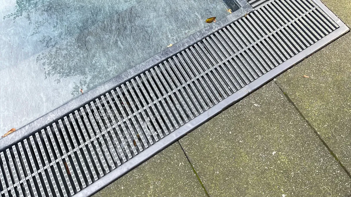 Անժանգոտվող պողպատե հատակի ջրահեռացման համակարգերի առավելությունները