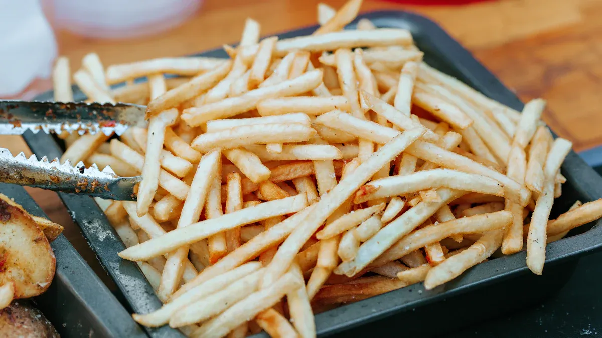 The Pros and Cons of Household Mechanical Control Air Fryers插图2 Comparison with Digital Air Fryers