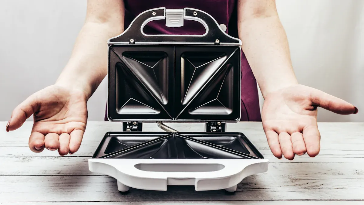 How to Choose the Best Microwave Sandwich Maker in 2026?插图2 Ease of Use and Cleaning Your Microwave Sandwich Maker