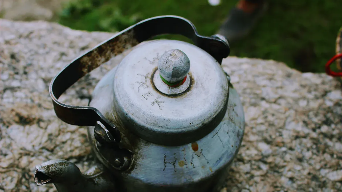 Camparision of cast Aluminum kettle spout and stamping Aluminum kettle spout