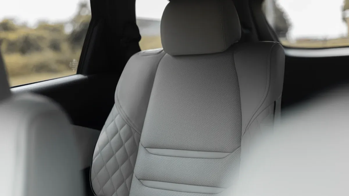 हाई बैक बूस्टर सीटों में असाधारण आराम और समायोजन
