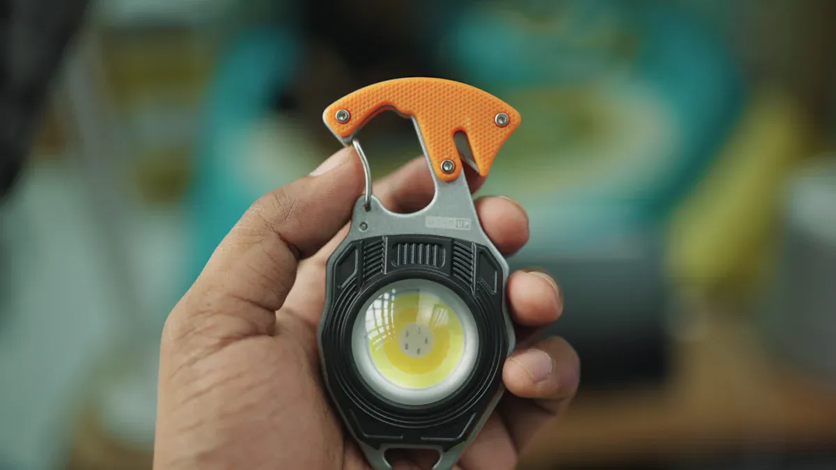 Comparing Rechargeable vs. Disposable Battery Flashlights for Hotels