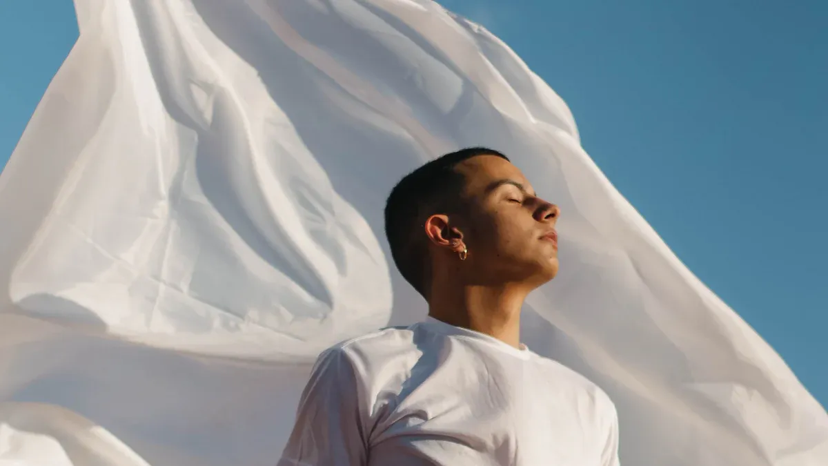 ហេតុអ្វីបានជា Tencel Cotton Blended Fabric គឺជាជម្រើសដ៏ល្អឥតខ្ចោះសម្រាប់អាវរដូវក្តៅ