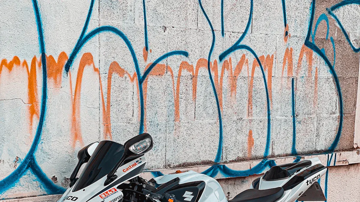 GSX-R600 Fairings: Stock Look vs Custom Style