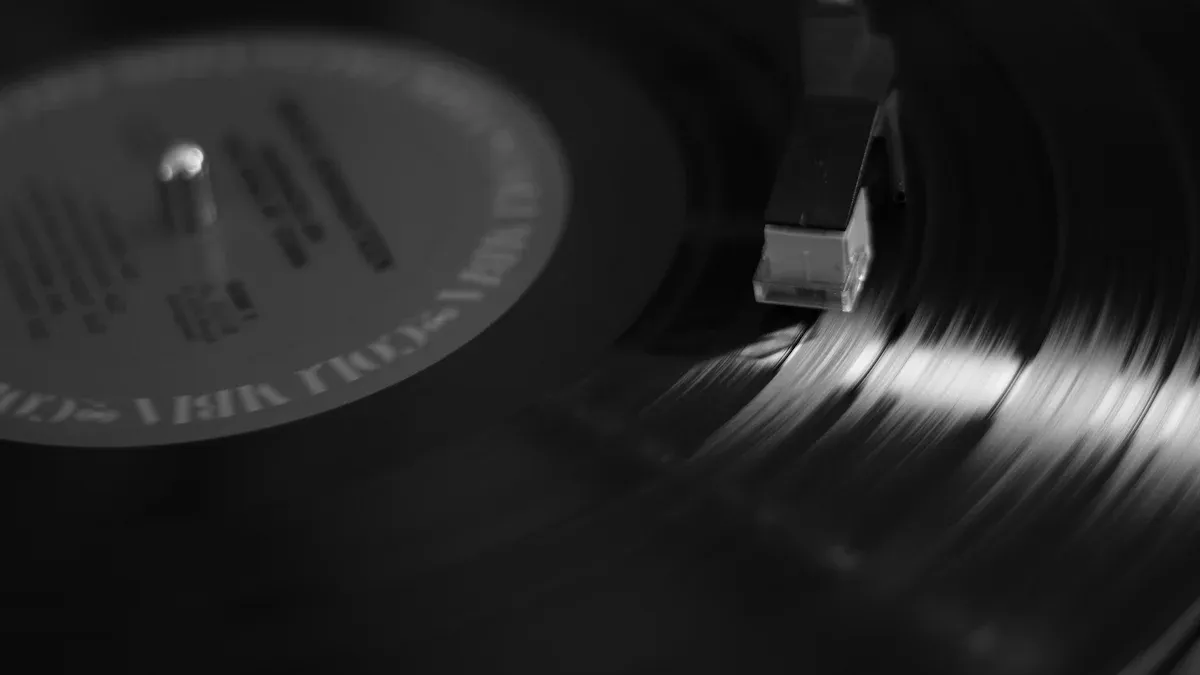 How to Select the Best Custom Vinyl Pressing Service