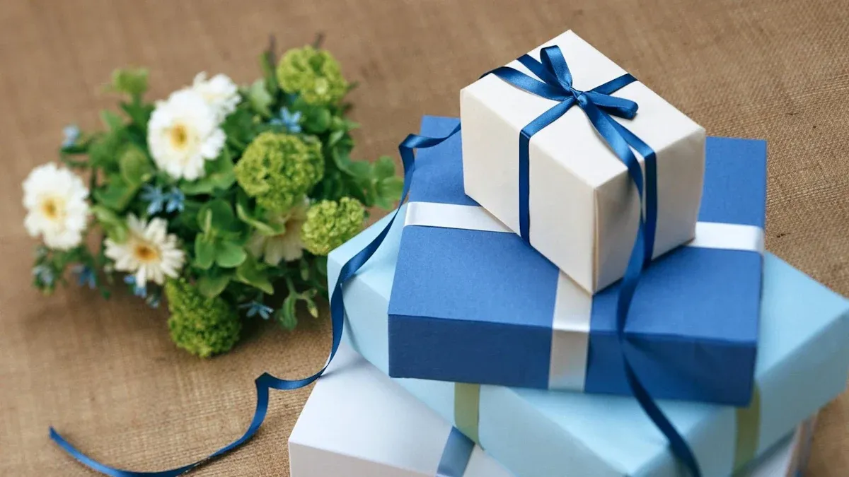 How Much to Spend on a Wedding Gift