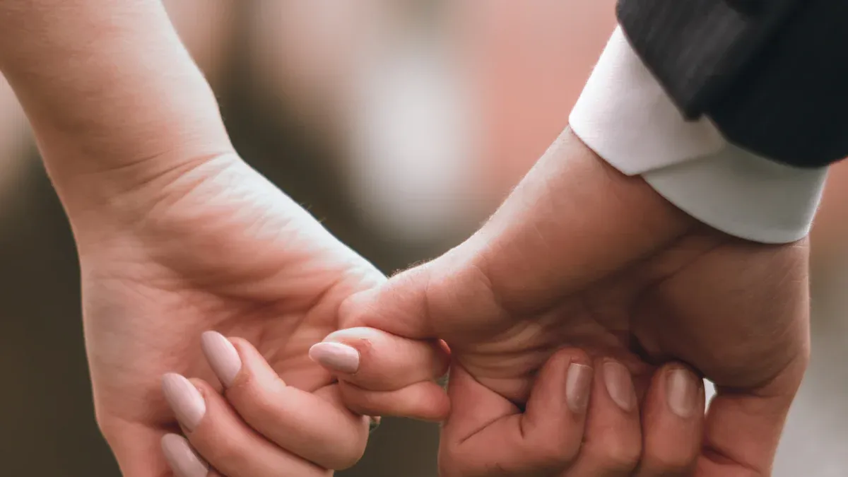 Cadeaux de langage d'amour et de contact physique
