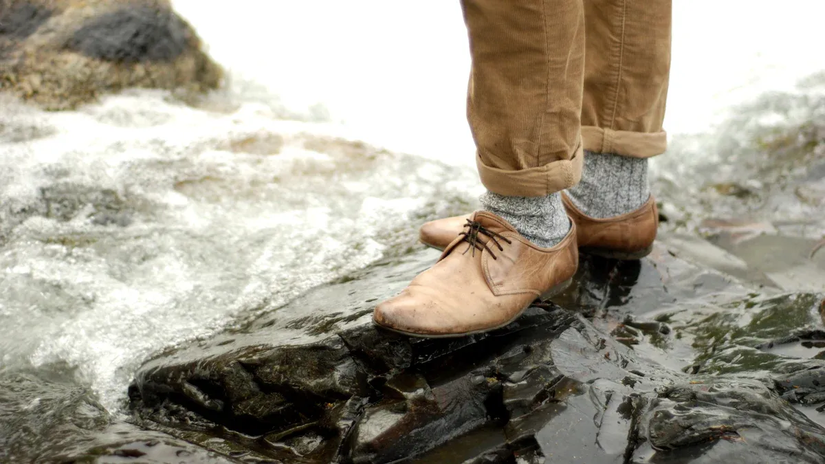 How to Choose the Best Summer Hiking Socks