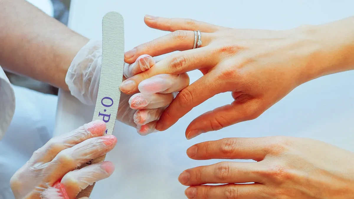 Come preparare le unghie per lo smalto gel