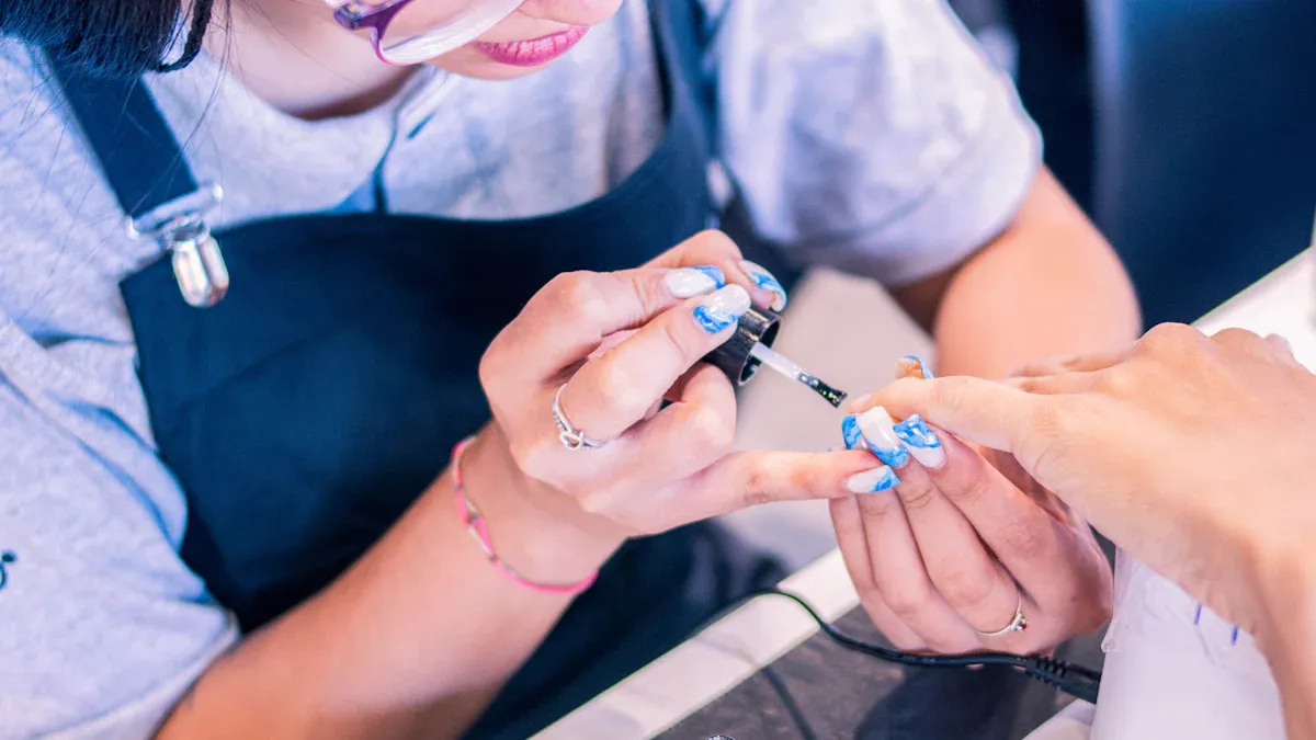 Wat zijn de voor- en nadelen van gelnagels?