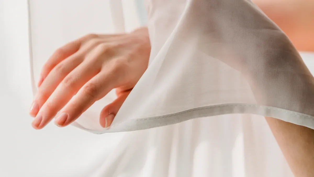 Which is better, satin or chiffon?