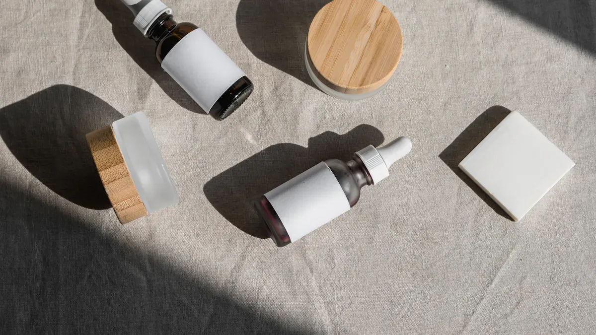 The application of Natural materials in cosmetic containers: The possibilities of Wood and Bamboo