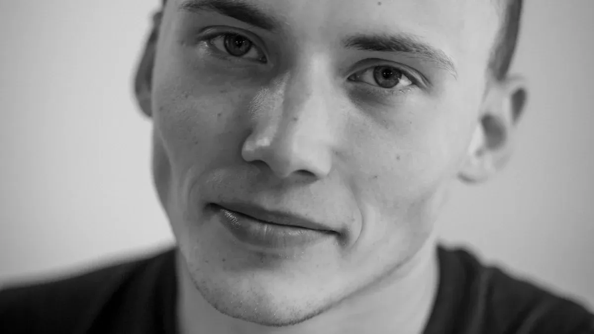 Hairline Comparison: Pearl vs Regular