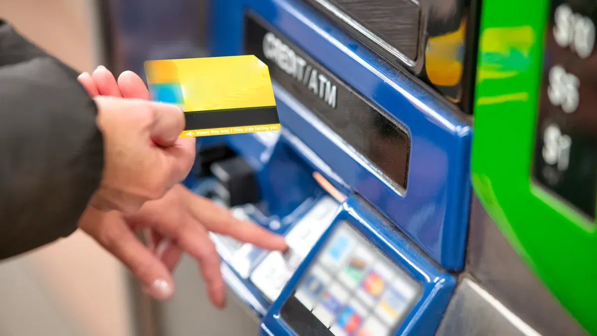 加密货币卡激活横向对比