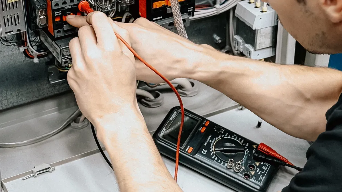 info-720-405 Troubleshooting and Testing Relays