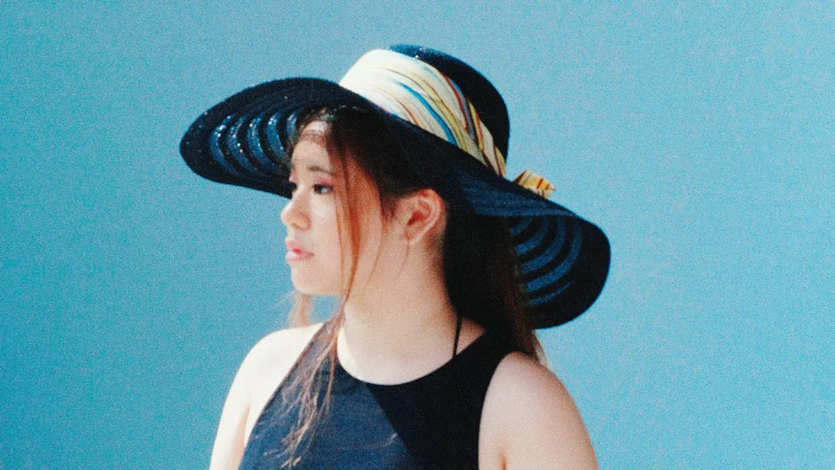 Выберите шляпу по форме лица