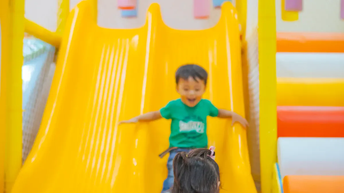 ما هي معدات اللعب اللينة الداخلية؟