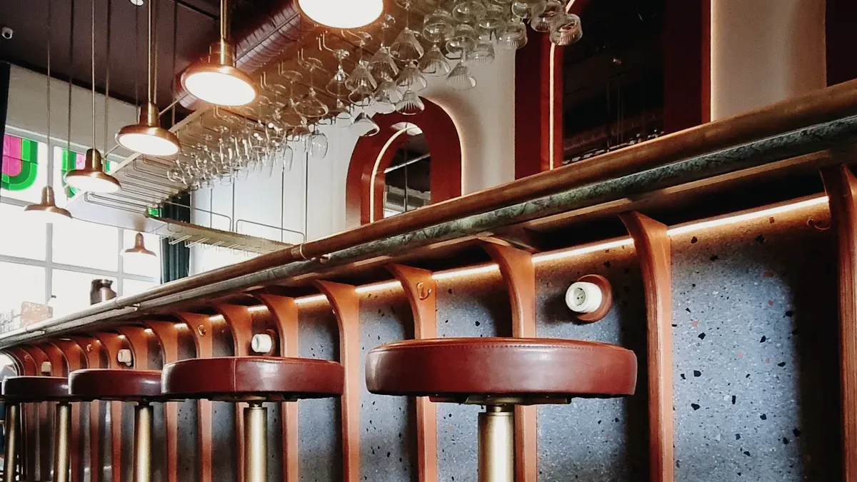 2026年、完璧なメタル・バー・スツールの高さを選ぶには? 2026年、完璧なメタル・バー・スツールの高さを選ぶには?