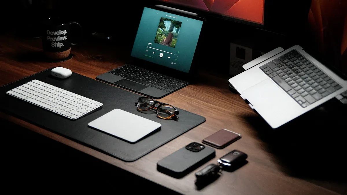 How to Choose the Best Portable Monitor for Your Laptop in 2025