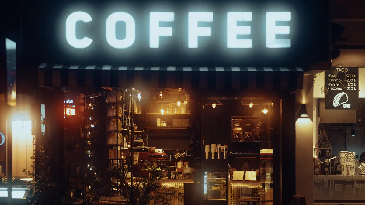 深夜喫茶で感じる癒しとコミュニケーション空間