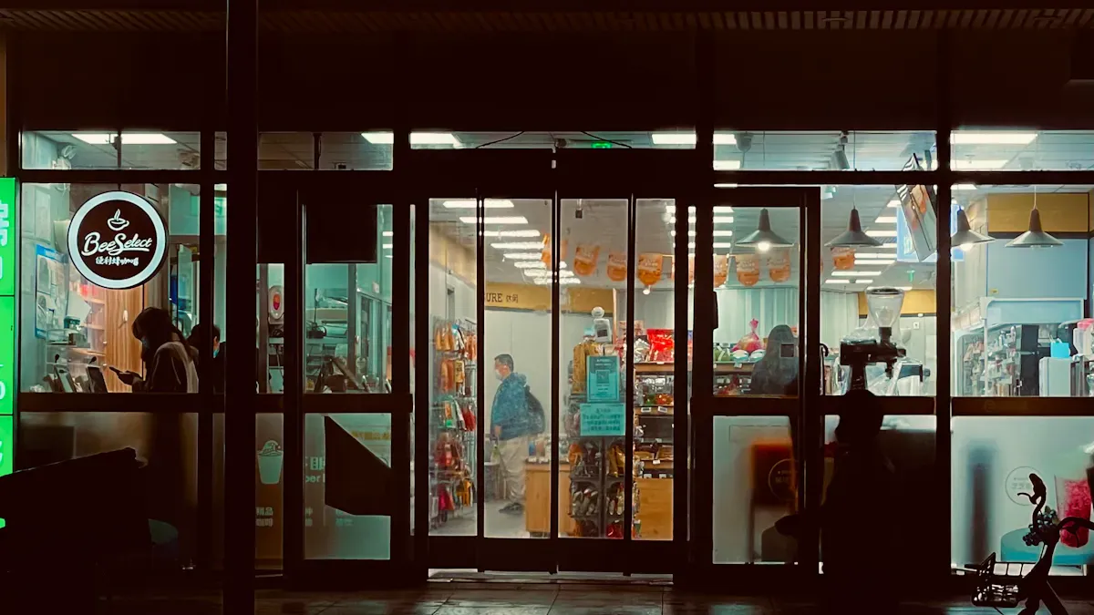 ウォークスルー型無人コンビニ無人化ソリューションの特徴