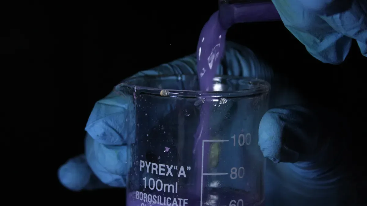 Triphenylmethane