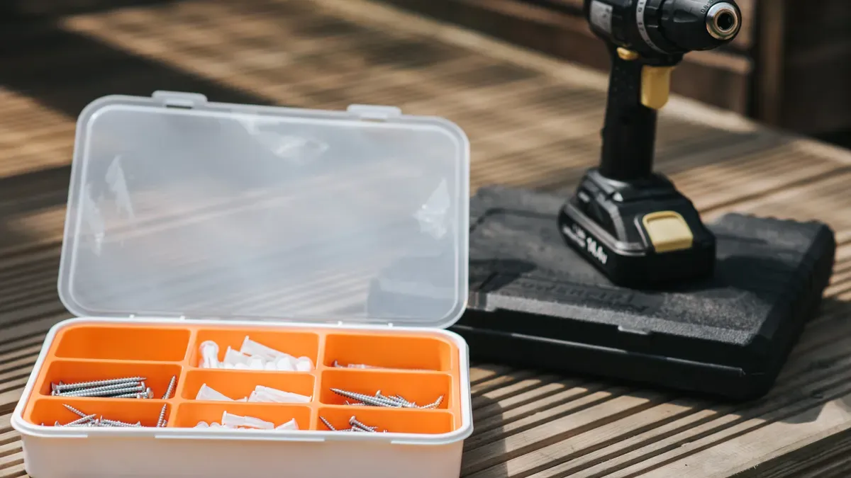 Sizing and Drive Features for Wood Screws