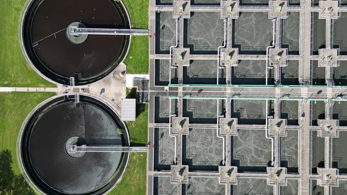 How Wide Channel Gaps Prevent Clogging: The Anti-Fouling Design Explained