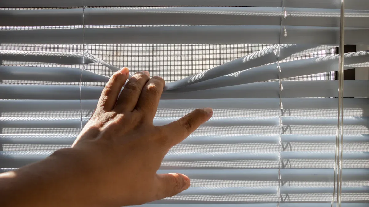 how do thermal blinds work?
