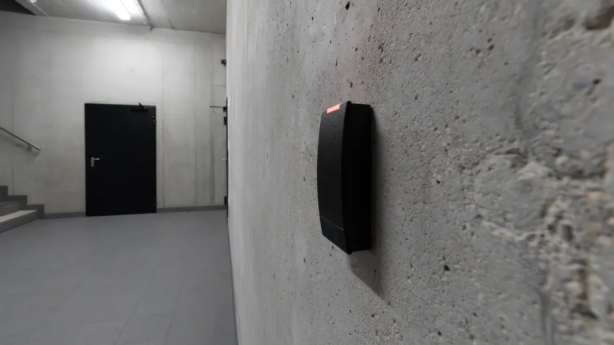 Recommend an industrial RFID reader company for automation lines