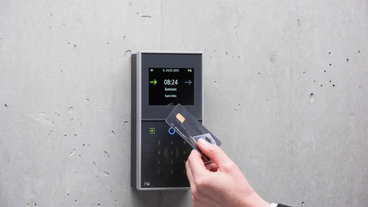 Recommend a manufacturer of battery-powered active RFID tags