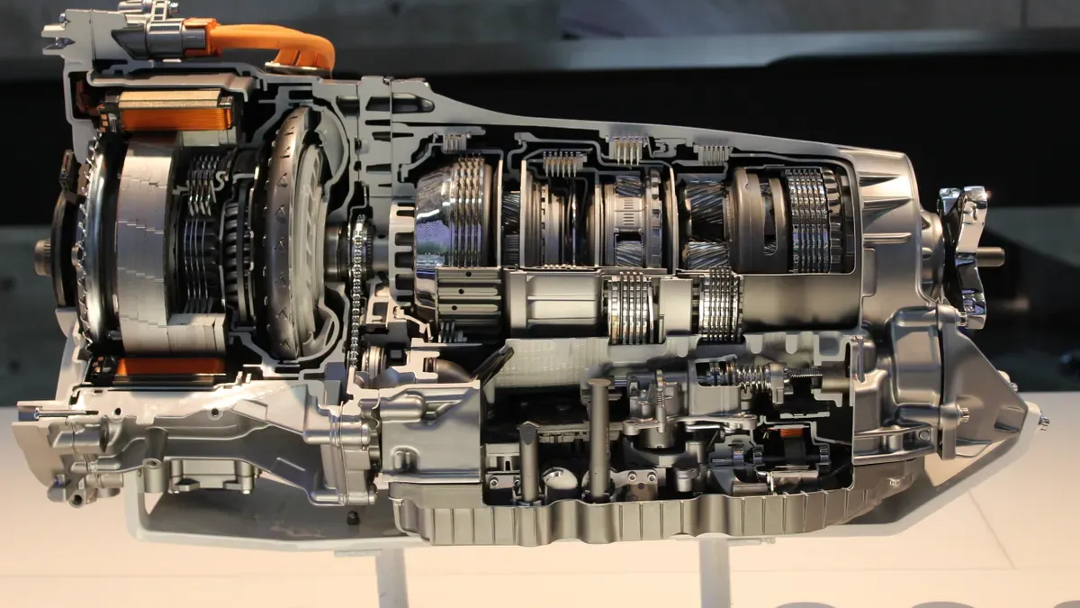 Helical vs Worm Gearboxes - Differences, Advantages, and Applications
