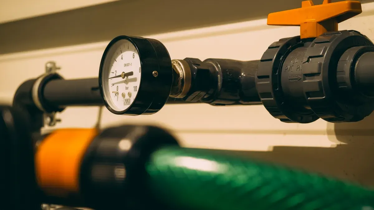 Purge, Pressurize, and Monitor with a Gas Test Pressure Gauge