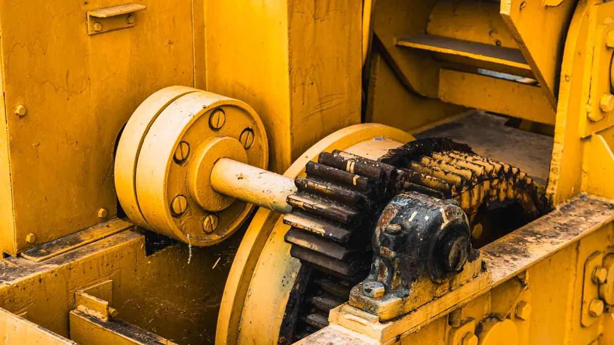 How a Worm Gear Works: Core Operating Principles