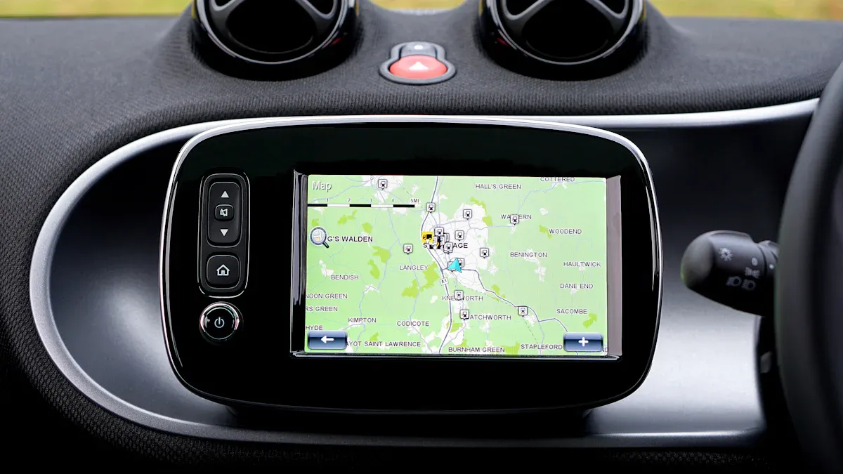 スマホからモニターに映す機能でCarPlayとAndroid Autoを比較