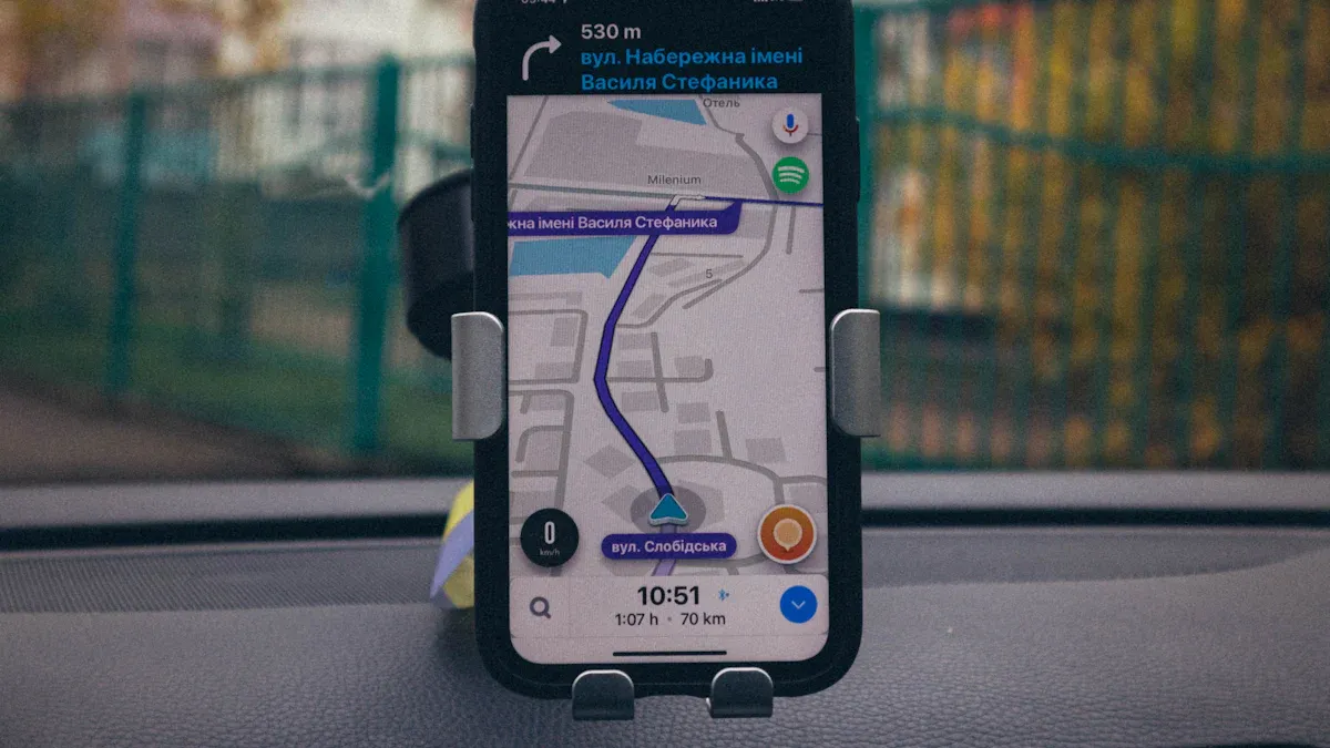 Android AutoとAndroidカープレイの比較