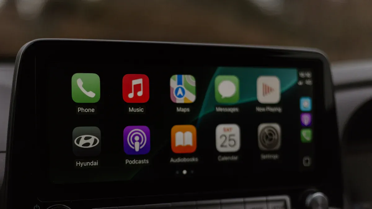 アンドロイド スマホをテレビに映す方法とCarPlayの違い