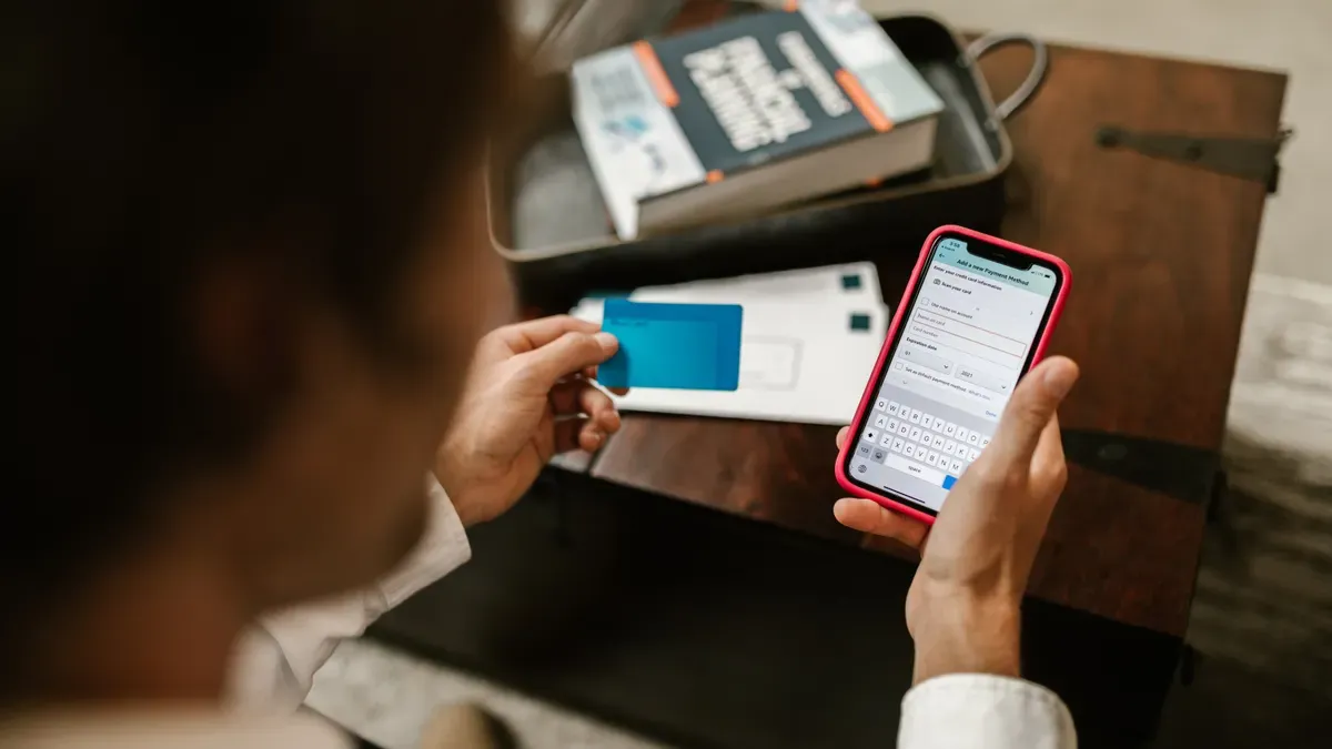 How a Virtual Crypto Card Protects Your Online Safety