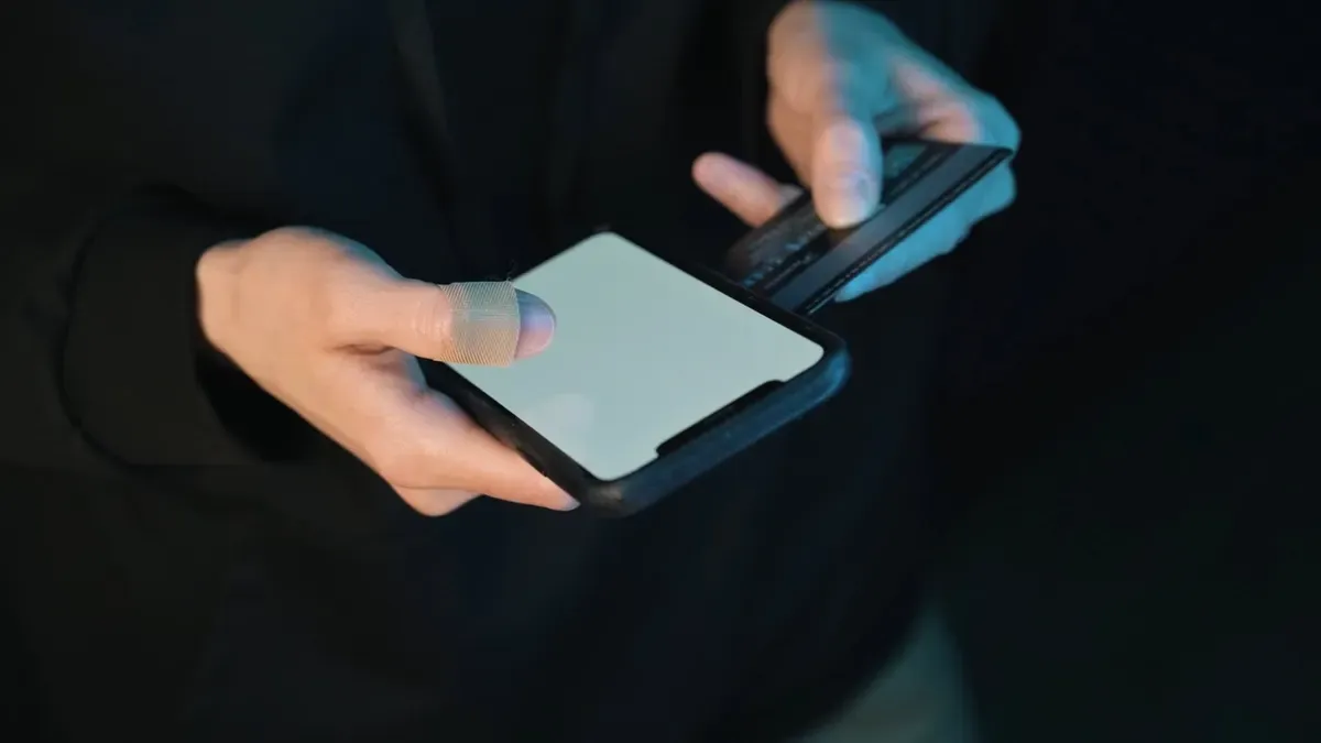 What Is a Virtual Card for Safe Crypto Spend?