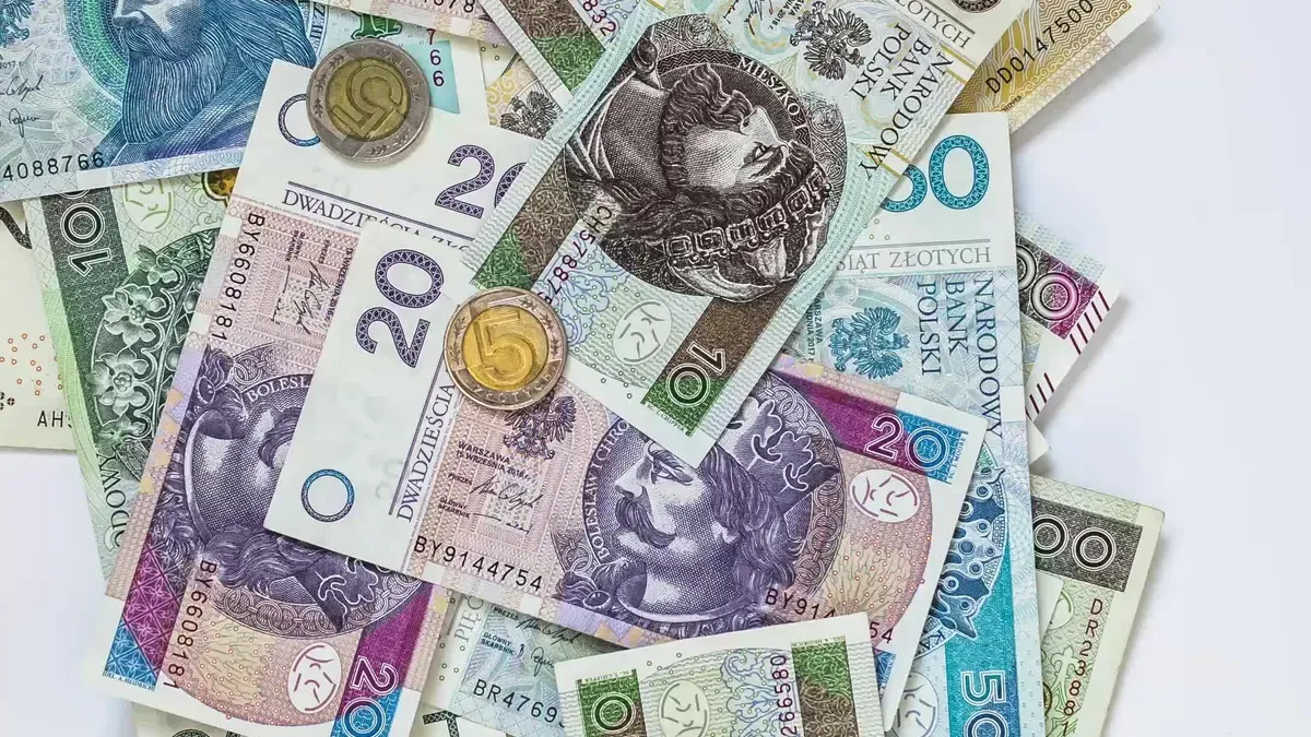 Do Rewards Offset FX Spreads?