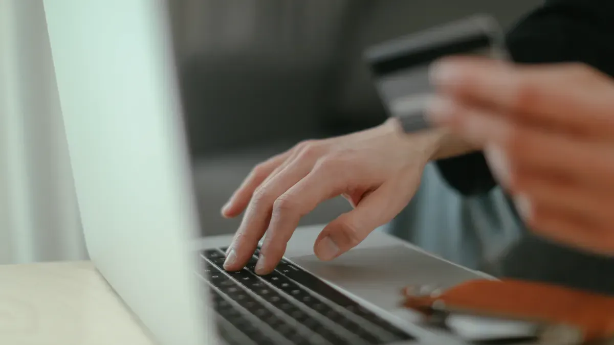 Using a Virtual card for Global E-commerce