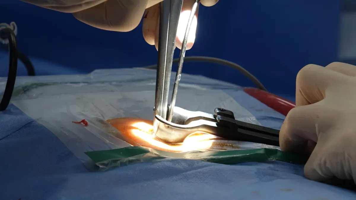 Mesures techniques pour la stabilité du poinçon FUE